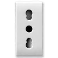 [43B006-15TS] Combined P17/11 Italian standard socket 2P+E 10/16A – shuttered – possibility of using insulated jumper code 442PONTE for rapid wiring of more sockets side by side – 1 module